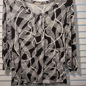 Black/white Swirl Pattern, 3/4 Sleeve Top with Ruched Neckline, sz XL